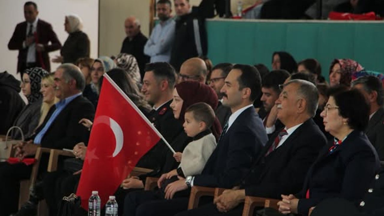 Akpınar’da 29 Ekim Kutlamaları Coşkulu Törenle Gerçekleşti