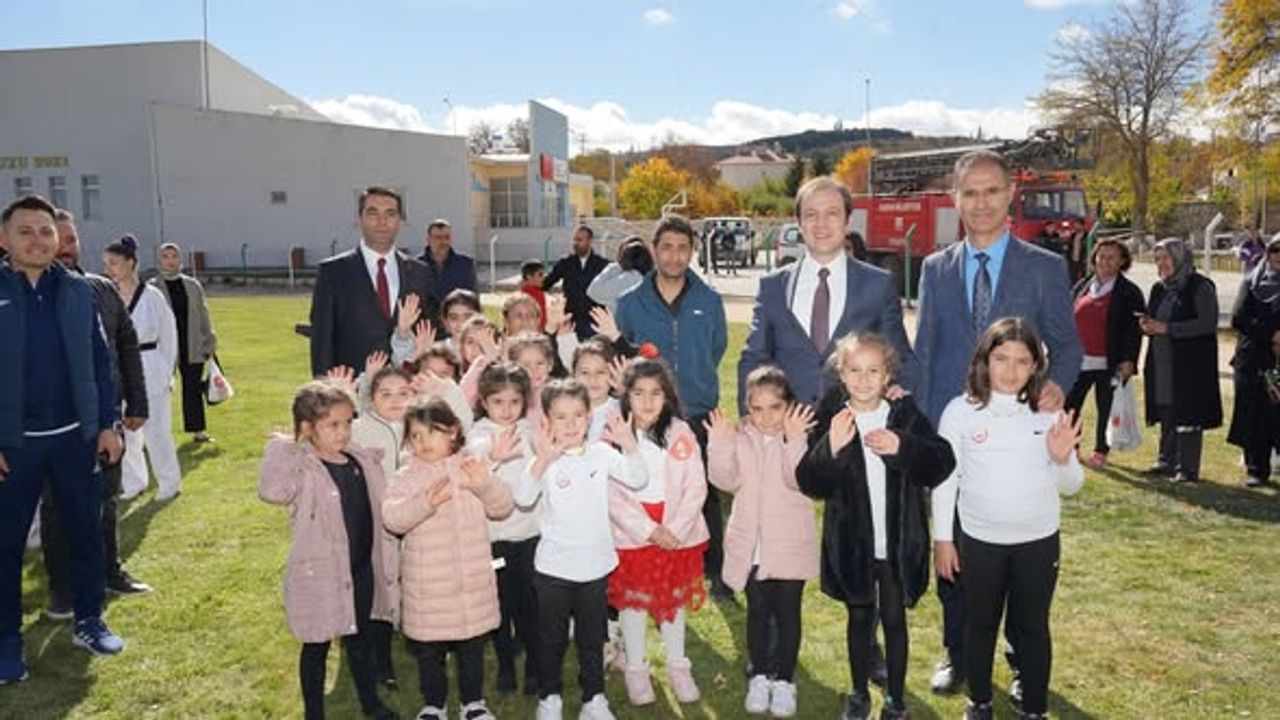 Kaman İlçe Stadyumu’nda Cumhuriyet Bayramı’na Büyük İlgi