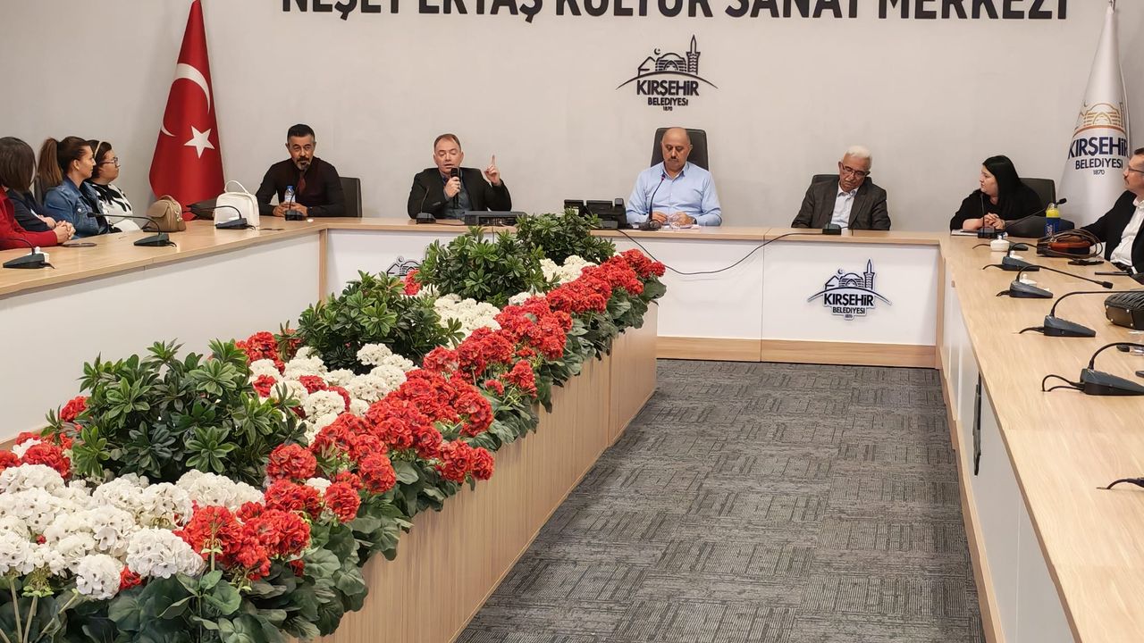 Kırşehir'de Türk dünyasıındaki ortak değerler konuşuldu