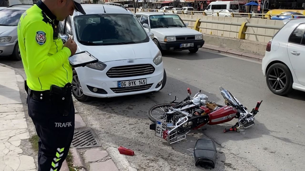 Otomobil ile motosiklet çarpıştı: 1 yaralı