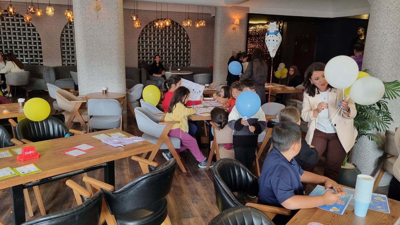 Linglow English Studio’dan Renkli Etkinlik: Funny English Day