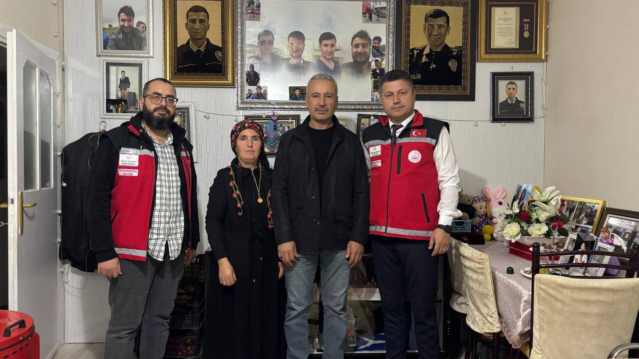 İl Müdürü Sağlam, Şehit Ailelerini Ziyaret Etti