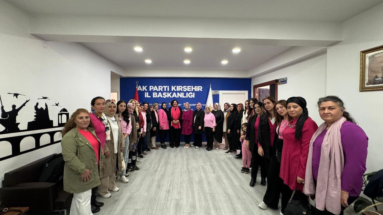 AK Kadınlar Artık Kanserin Farkında!