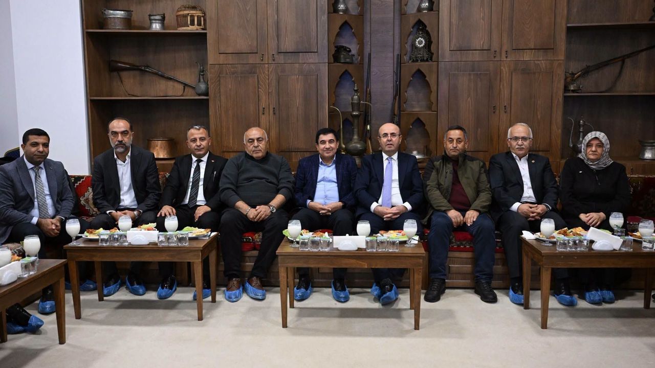 Ekicioğlu Muhtarlarla Helebiş Gecesi'nde