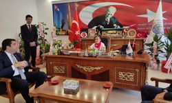 Başkan Demirci, başkanlık koltuğunu çocuklara devretti