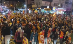 Galatasaray taraftarları şampiyonluğu kutladı