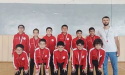 O ilçenin minik basketbolcuları