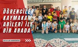 Kaymakam Yampal, öğrencilerle bir arada