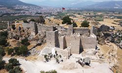 Beçin Antik Kenti'ndeki kale duvarları ve burçlar ayağa kaldırılıyor