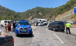 Muğla'da iki otomobilin çarpıştığı kazada 1 çocuk öldü, 10 kişi yaralandı