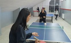 Mucur Spor Salonu’nda GSB Spor Okulları Kapsamında Masa Tenisi Antrenmanları Devam Ediyor