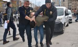 Polis aracının tırla çarpıştığı kazayla ilgili 2 gözaltı