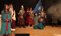 Kayseri Olgunlaşma Enstitüsünce Selçuklu kıyafetlerinden oluşan defile düzenlendi