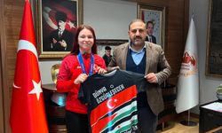 Şampiyon Sporcu Yonca Gül Yılmaz’dan Başkan Hakanoğlu’na Ziyaret