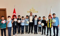 Başkan Hakanoğlu, İl Şampiyonu Futsal Takımını Ağırladı
