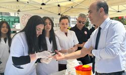 Geleceğin sağlıkçıları bir günde 1500 kişiyi bilgilendirdi