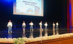Annelerine hediyelerin en güzelini verdiler