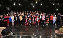 Kırşehir’de “Sahne Romanların” Temalı Konser Coşkusu