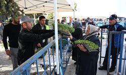 Kırşehir Belediyesi’nden hem geri dönüşüme katkı hem fide desteği