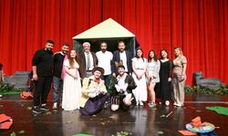 Çocuk Tiyatrosu Festivali’nde “Fil ile Tavşan” Minik Seyircilerle Buluştu