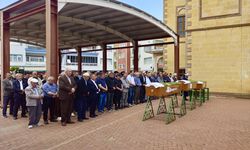 Sakarya'da trafik kazasında ölen kız kardeşlerin cenazesi Kırşehir'de toprağa verildi