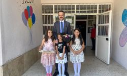 Kaymakam Ali Erdoğan, Akpınar’da Karne Sevincine Ortak Oldu