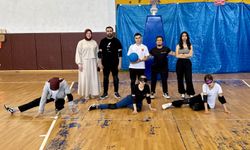 Görme engelli tarih öğretmeni, engellilere örnek olmak için "golbol"e başladı