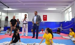 Taekwondo Tutkusu Aşıkpaşa Spor Salonu’nda Yaşanıyor