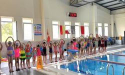 Mucur’da Yüzme Eğitimi Devam Ediyor