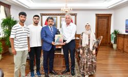 Küresel Medya Dergisi Kırşehir Valisine Takdim Edildi