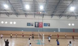Mucur’da Gençlerle Voleybol