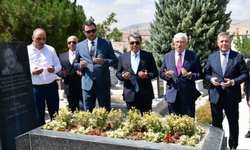 Kırşehirli Dernekler Federasyonu Gençlik Kolları’ndan Neşet Ertaş’a Vefa