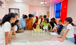 Sanatla Buluşan Yüzler Gülüyor