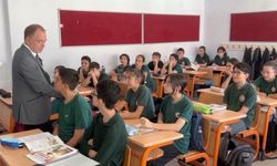 Gülşen, Öğrencilerle Birlikte MEBİ Tanıtım Videosunu İzledi
