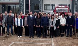 Vali Demiryürek ve Milletvekili Erkan Öğrencilerle Fidan Dikti