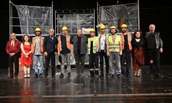 Tiyatro Festivali “O Güzelim Kaymaklı Dondurma Rengi Elbise” ile Perde Açtı