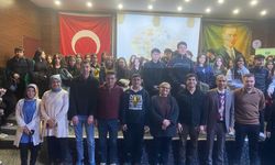 Uzmanlardan Gençlere Ekran Bağımlılığı ve Sağlıklı Yaşam Eğitimi