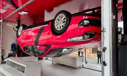 Kırşehir'de vatandaşlara simülasyon aracıyla emniyet kemerinin önemi anlatıldı