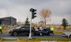 Kamyonun freni boşaldı, zincirleme kaza yaşandı: 2 yaralı