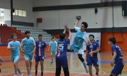 Genç Erkekler Hentbol Müsabakaları Nefes Kesti