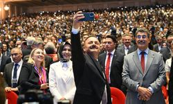 Anahtar Parti 1. Yaşını Kutladı