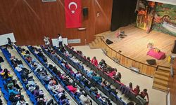 Kaman Kültür Merkezi’nde Çocuklara Özel “Çizmeli Kedi” Tiyatro Keyfi