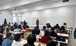 Genç Ofis ve Ünides Projeleri AEÜ Hemşirelik Öğrencilerine Tanıtıldı
