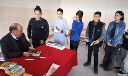 Kırşehirli Yazar Çerkez Bozdağ, Akçakent’te Öğrencilerle Buluştu