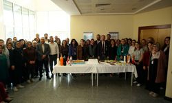 Tıbbi sekreterlere emekleri için teşekkür edildi