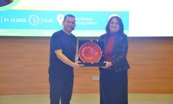 Prof. Dr. Tolga Erdoğan, öğrencilere interaktif uygulamalar yaptırdı