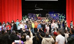 Kırşehir Belediyesi Çocuk Festivali başladı: “Sihirli Dünya Müzikali” sahnelend