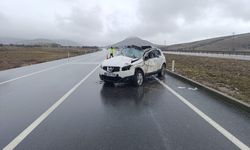 Takla atan otomobilde 3 kişi yaralandı