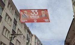 MUCUR MEYDANI’NDA BBP’NİN 33. KURULUŞ YIL DÖNÜMÜ AFİŞİ YER ALDI