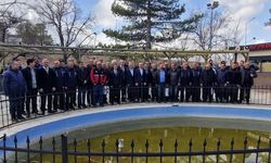 Eski Mesai Arkadaşları Aynı Çatı Altında